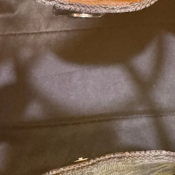 Gucci Black Monogram Tote hand bag comes with personal wallet in good condition - Picture 15 of 16